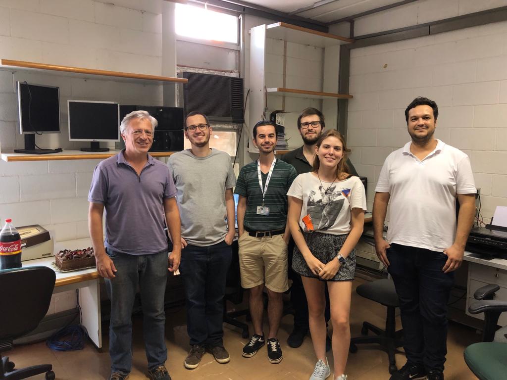 A happy birthday for Prof. Miguel with group mates Heitor, Manoel, Gabriela, Felipe and Cabral.